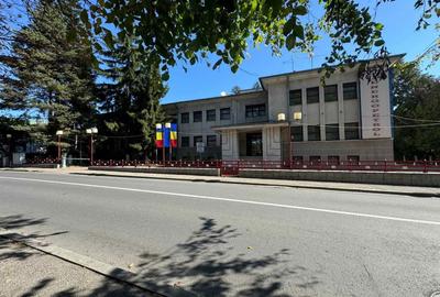 Spațiu comercial, de 3,167 mp, în Central - 8