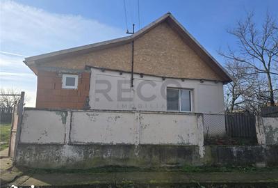 Casă cu 2 camere cu Teren 2643 Mp în Mădăras - 10