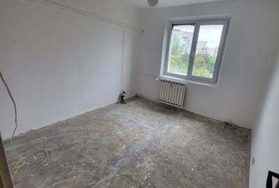 Apartament cu 3 camere decomandat, mobilat în Trafic Greu - 7