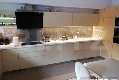 Casă cu 8 camere cu Teren 1545 Mp în Central - 1