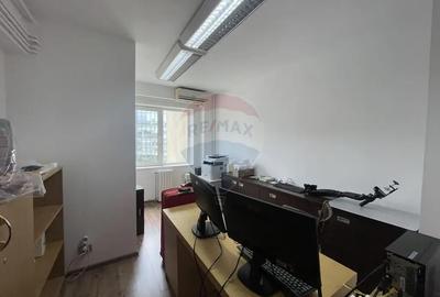Apartament cu 4 camere decomandat în P-ța Victoriei - 13