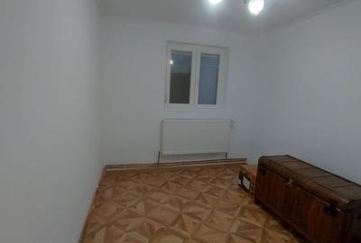 Apartament cu 3 camere decomandat în Micro 6 - 5