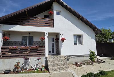 Casă cu 4 camere cu Teren 366 Mp în Holboca