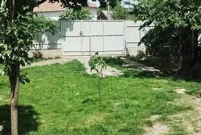 Casă cu Teren 720 Mp în Central
