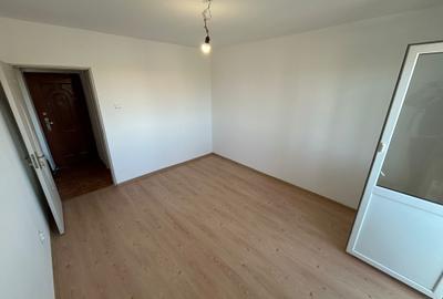 3 camere decomandat, Centrală proprie, Parcare inclusă, Zonă liniștită Chitila - 2