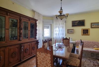 Dacia - 3 Camere - Garaj - Curte - 3
