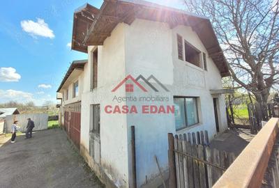 Casă cu 4 camere cu Teren 2284 Mp în Băicoi - 15