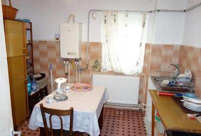 Apartament cu 3 camere decomandat în Central - 9