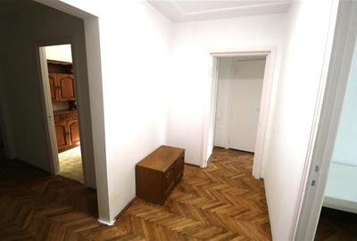 Apartament cu 3 camere decomandat în Complex Studențesc - 4