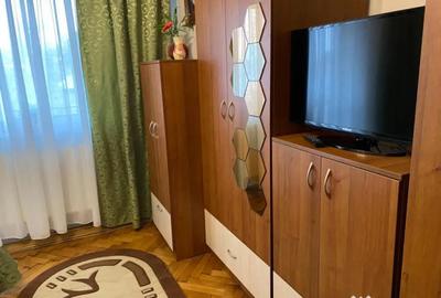 Apartament cu 3 camere decomandat în Capitale - 2