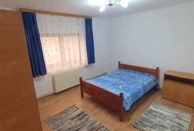 Apartament cu 2 camere decomandat în Km 4 - 3