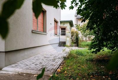 Apartament spatios cu gradina proprie intr-o vila interbelica renovata - 2