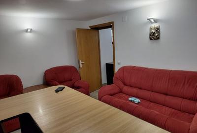 Bd. Unirii – Tribunal  Spatiu Birouri – Avocatura / Notariat 30 mp. - 2