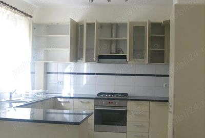 Casă cu 4 camere în Central - 3