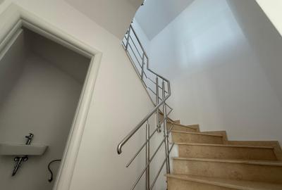 Duplex cu 4 camere, Gata de mutat. Comision 0 - 15