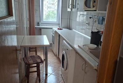 Garsonieră decomandată în Vitan