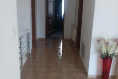 Casă individuală cu 6 camere cu Canalizare în Bucureștii Noi - 9