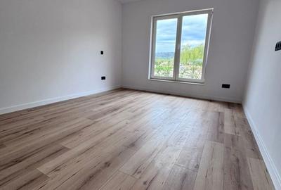 Casă cu 4 camere cu Teren 500 Mp în Central - 4