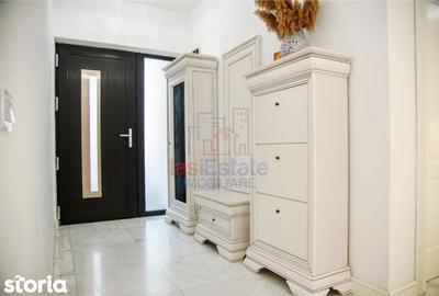 Casă cu 8 camere cu Teren 1091 Mp în Miroslava - 3