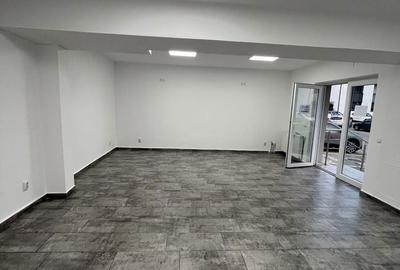Spațiu comercial, de 40 mp, în Central - 6