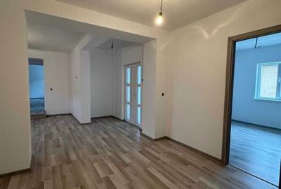 Casă cu 3 camere în Lazuri - 4