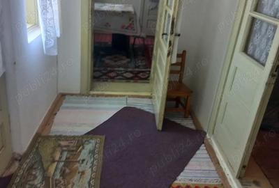 Casă cu 3 camere în Cândești - 1