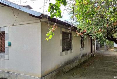 Casa Poienarii Burchii - 1