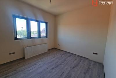 Duplex cu 4 camere cu Canalizare în Moșnița Nouă - 3