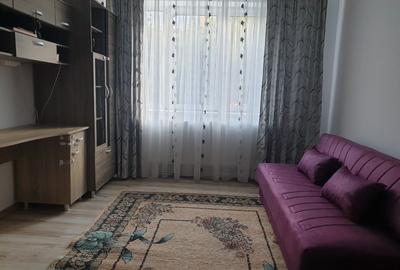 Închiriez apartament 2 camere - 4