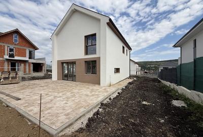 Casă individuală cu 5 camere cu Canalizare în Chinteni - 2