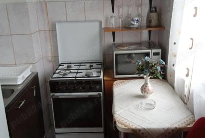 Apartament cu 2 camere nedecomandat în P-ța Doina - 1