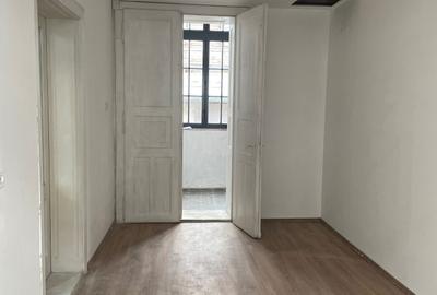 Spațiu comercial, de 46 mp, în Central - 6