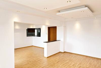 Apartament cu 4 camere decomandat în Decebal - 3