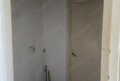 Apartament cu 3 camere în Onești - 2