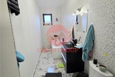 Apartament cu 3 camere decomandat în Palazu Mare - 11