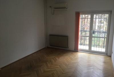 Casă individuală cu 6 camere cu Canalizare în Cotroceni - 4