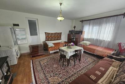 Casă cu 5 camere cu Teren 1850 Mp în Central