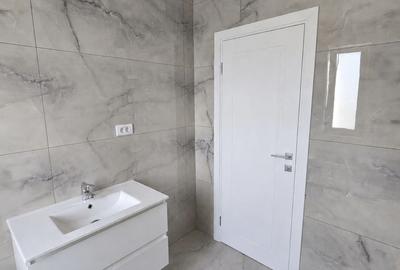 Casă cu 3 camere cu Teren 450 Mp în Tomești