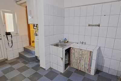 Casă cu 2 camere cu Canalizare în Tineretului - 9