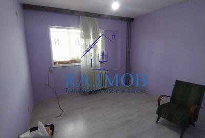 Apartament cu 3 camere decomandat în Republicii - 9