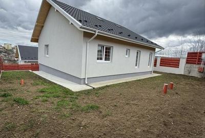 Casă cu 3 camere în Valea Adâncă - 4
