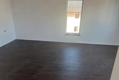Casă cu 5 camere cu Teren 170 Mp în Km 5 - 10