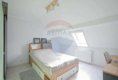 Apartament cu 5 camere decomandat, mobilat în Central - 14