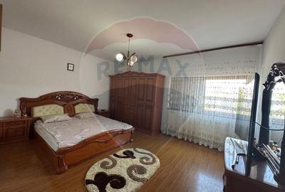 Casa / Vila cu 6 camere de vanzare - 10