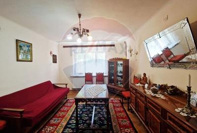 Casa / Vila  str. Ana Ipatescu S+P+1 , 5 camere , teren - 252 mp - 4