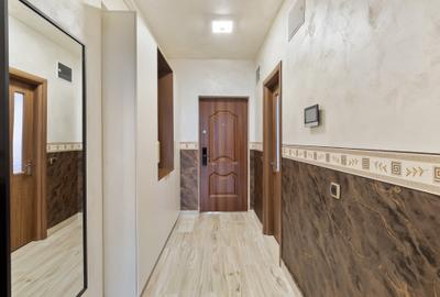 Apartament cu 2 camere decomandat în Tractorul - 12