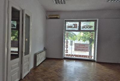 Spațiu comercial, de 35 mp, în Central - 2
