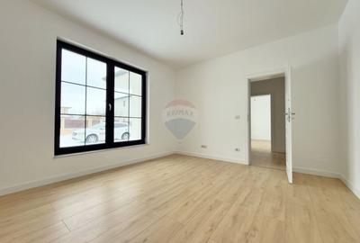 Vilă cu 4 camere de vânzare în Via Carmina - 3