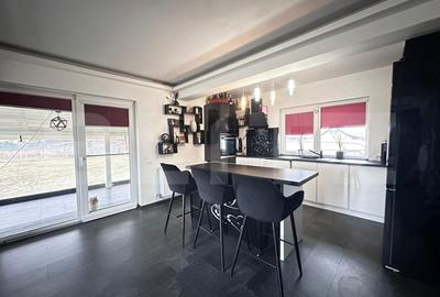 Casa spatioasa pentru 2 familii, cu gradina - Bod - 13