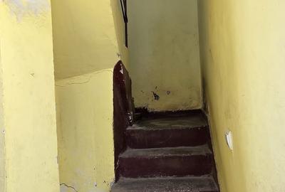 Casă cu 7 camere cu Canalizare în Central - 6